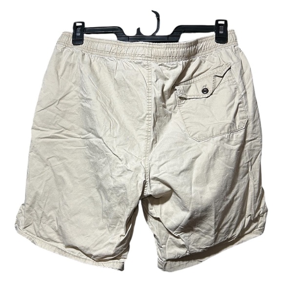 GAP Men's Tan Cargo Shorts - Picture 2 of 4